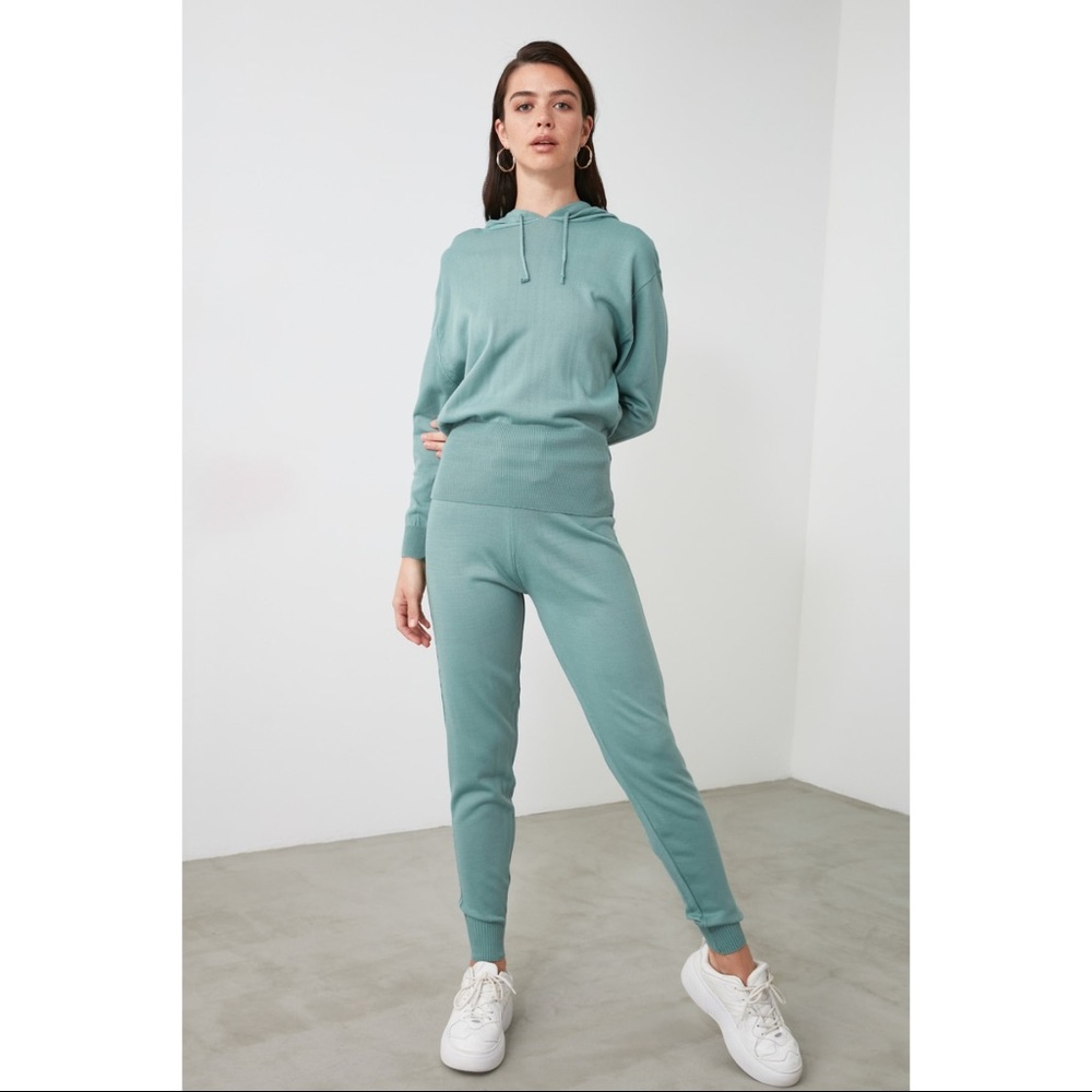 NWT Knitted Mint Cardigan Tank Joggers Set